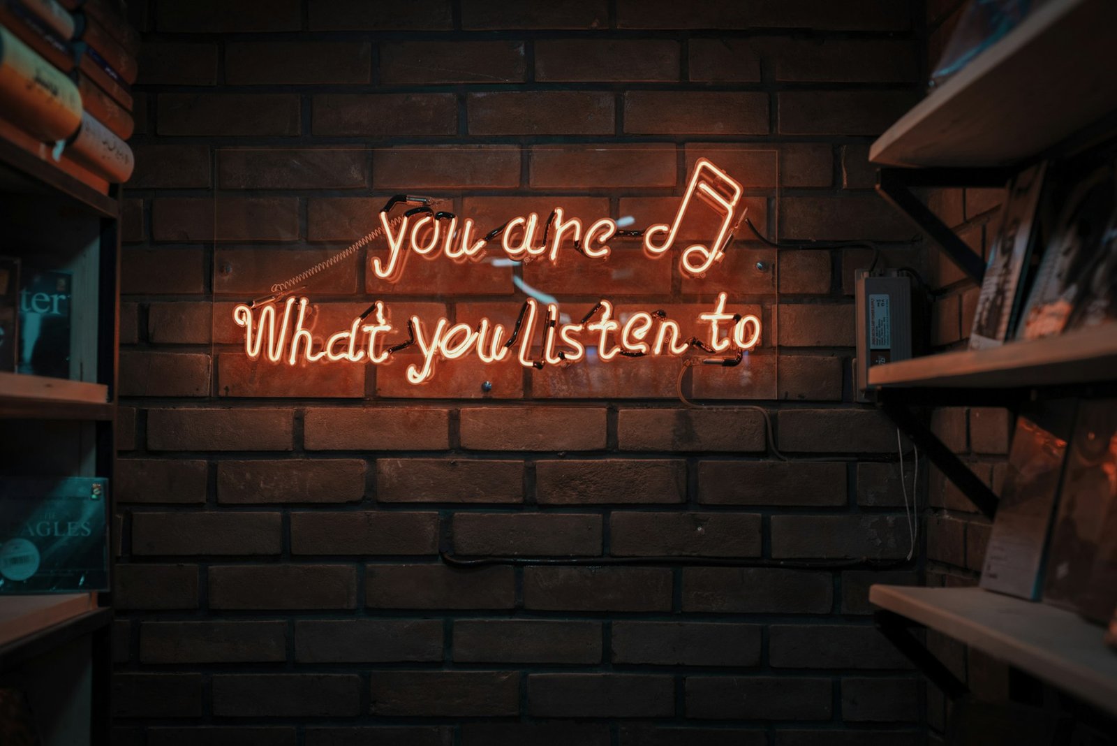 How to Promote House Music in 2026: Blogs, Playlists and Labels